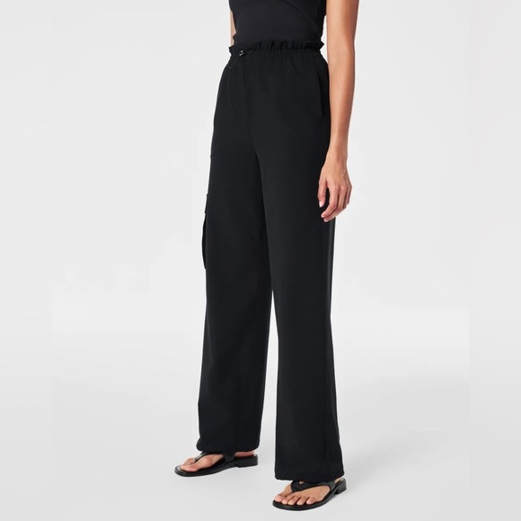 Spanx - On the Move Cargo Pant - Black - Size Medium - Gently Used!! - Picture 1 of 11